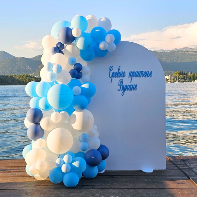 Balonska dekoracija krštenje