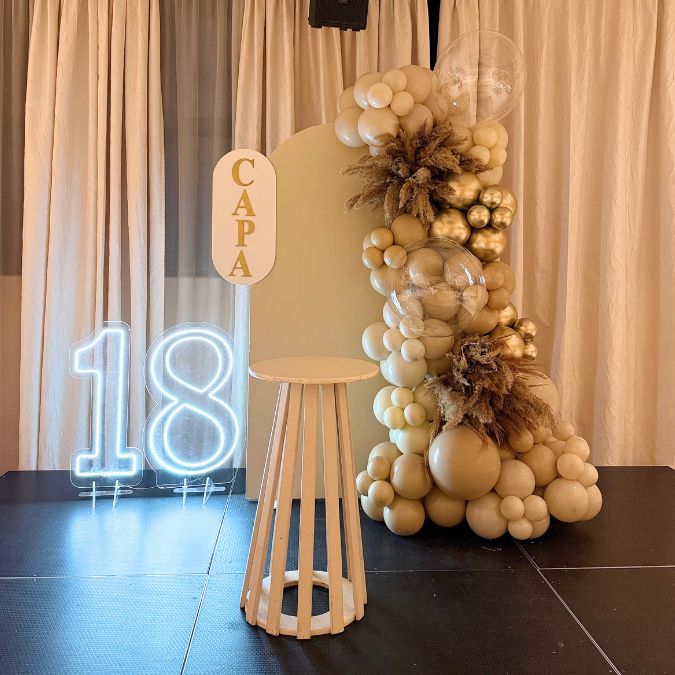 Balonska dekoracija za 18. rođendan