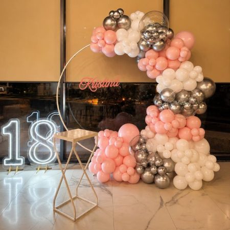 Balonska dekoracija za 18. rođendan